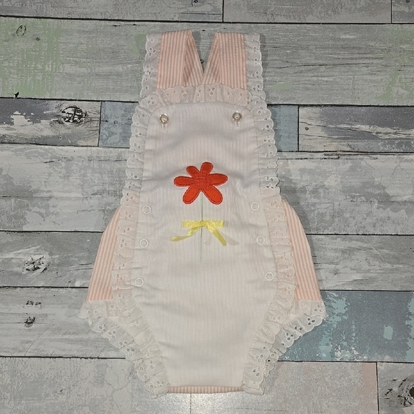 Vintage No Brand Floral Eyelit Detail Romper Sz 9 Mo - Picture 1 of 4